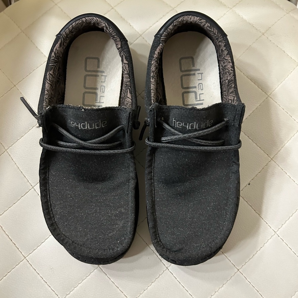 kids hey dude shoes